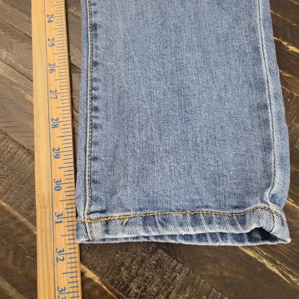 Forever 21 Men's Light Wash Distressed Jeans Size 31x32 Denim Slim Fit